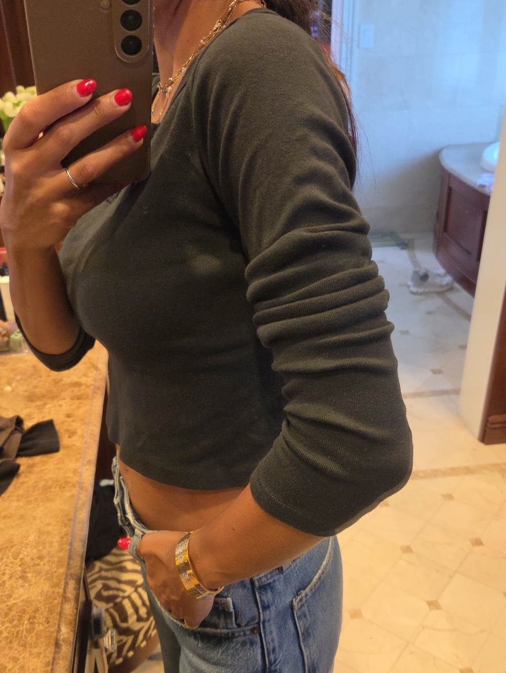 BRANDY MELVILLE BLACK V NECK LONG SLEEVE T SHIRT "DEANIE" TOP $30 - Picture 2 of 4